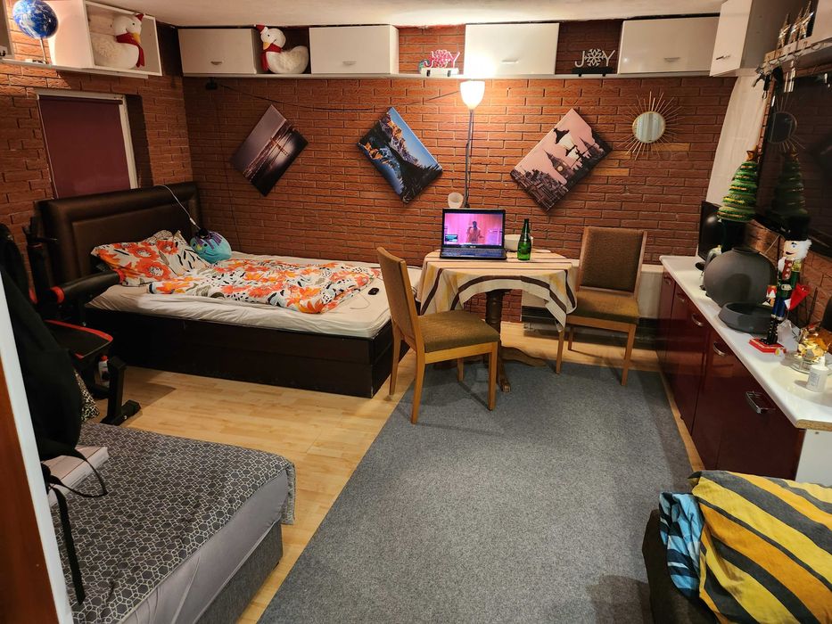 Sprzedam pensjonat w Berlinie 20 miejsc.