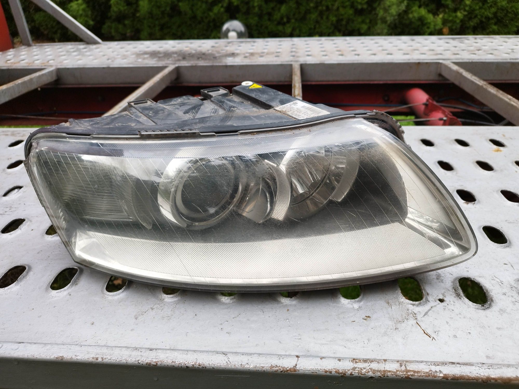 Audi A6 C6 lampa Xenon prawa