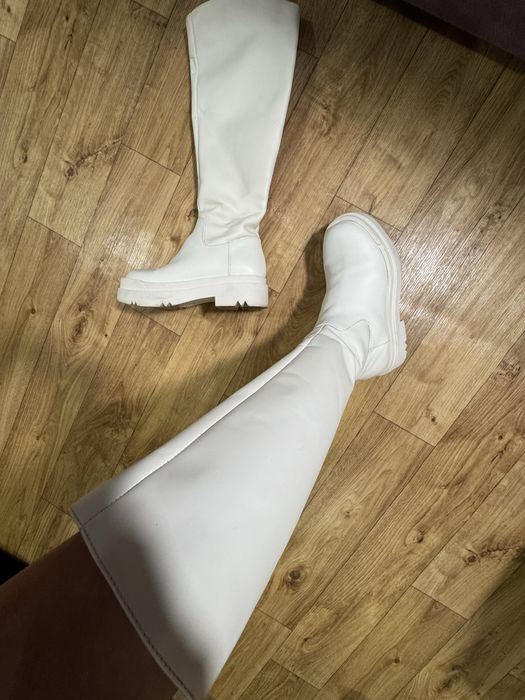 Сапоги чоботи  білі шкіряні Liu Jo стан відмінний