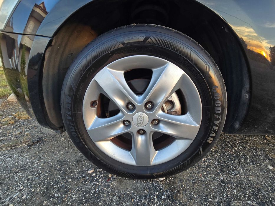 Kia Ceed 1.4 110cv em perfeitas condições com possibilidade garantia