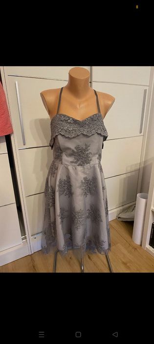 sprzedam sukienkę z koronką