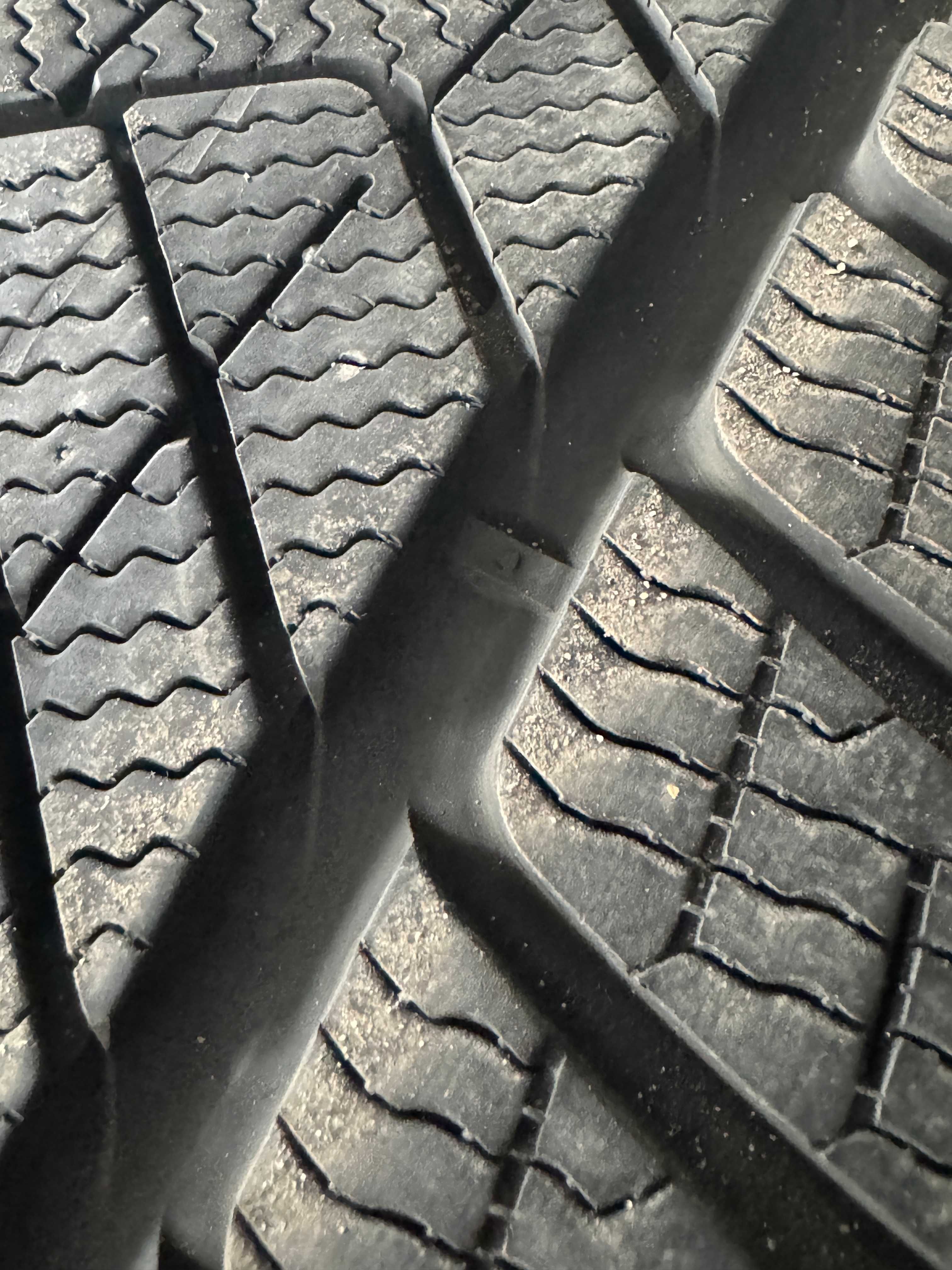 Koła zimowe BMW X3 G01 X4 G02 20 cali 245/45/20 i 275/40/20 z 2023 r.