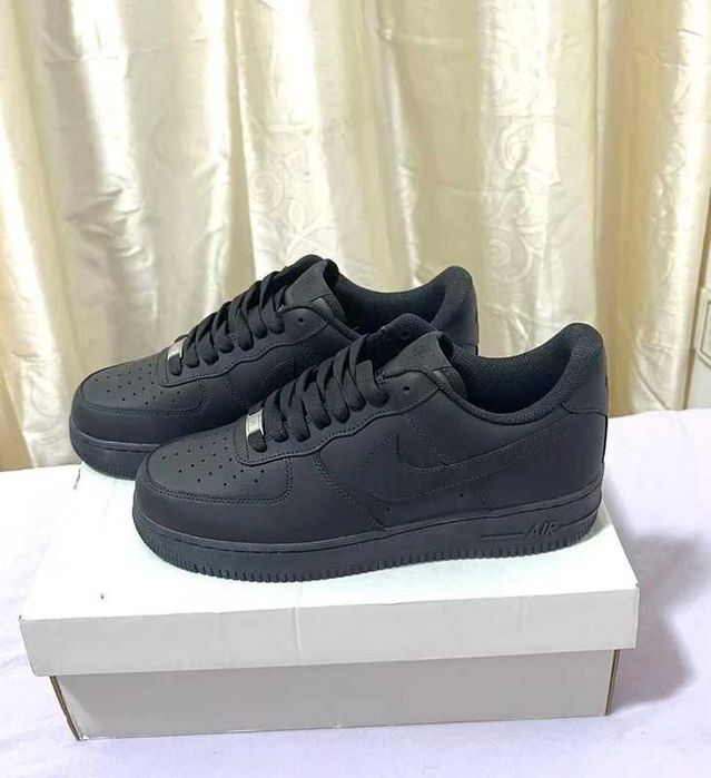 Buty-Trampk-Nike Air Force 1 Low '07 Black R.38