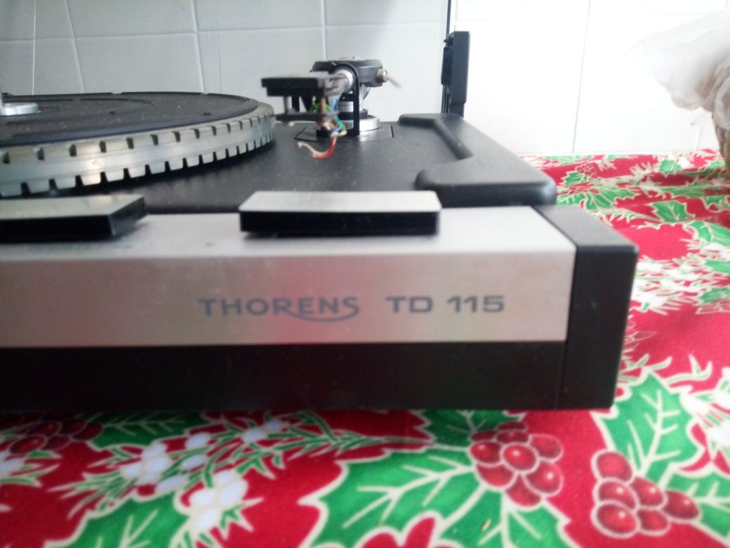 Gira Discos Thorens TD 115