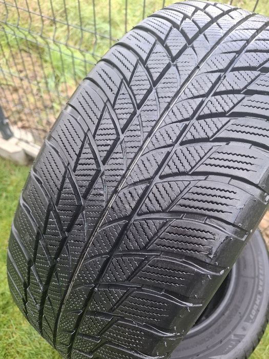 Opona opony Bridgestone 225/55R17