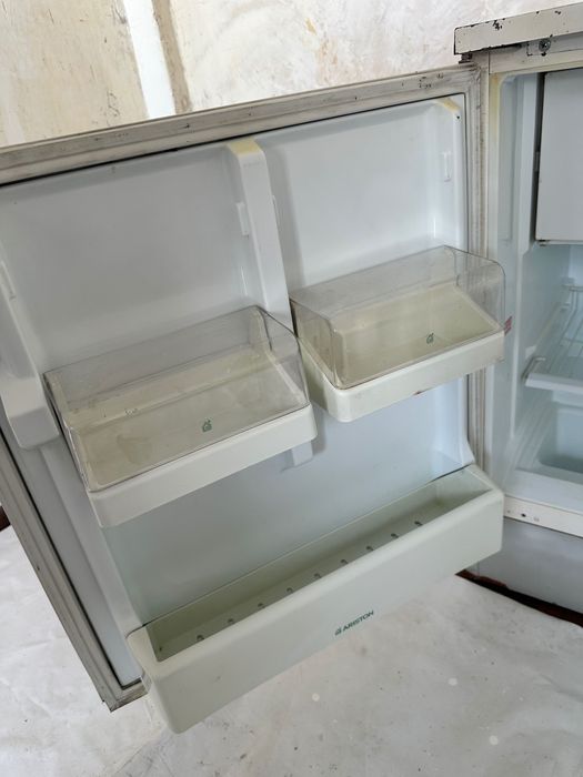 Холодильник аристон