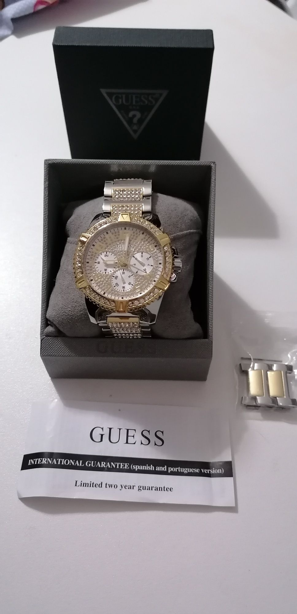 Relógio Guess com garantia.