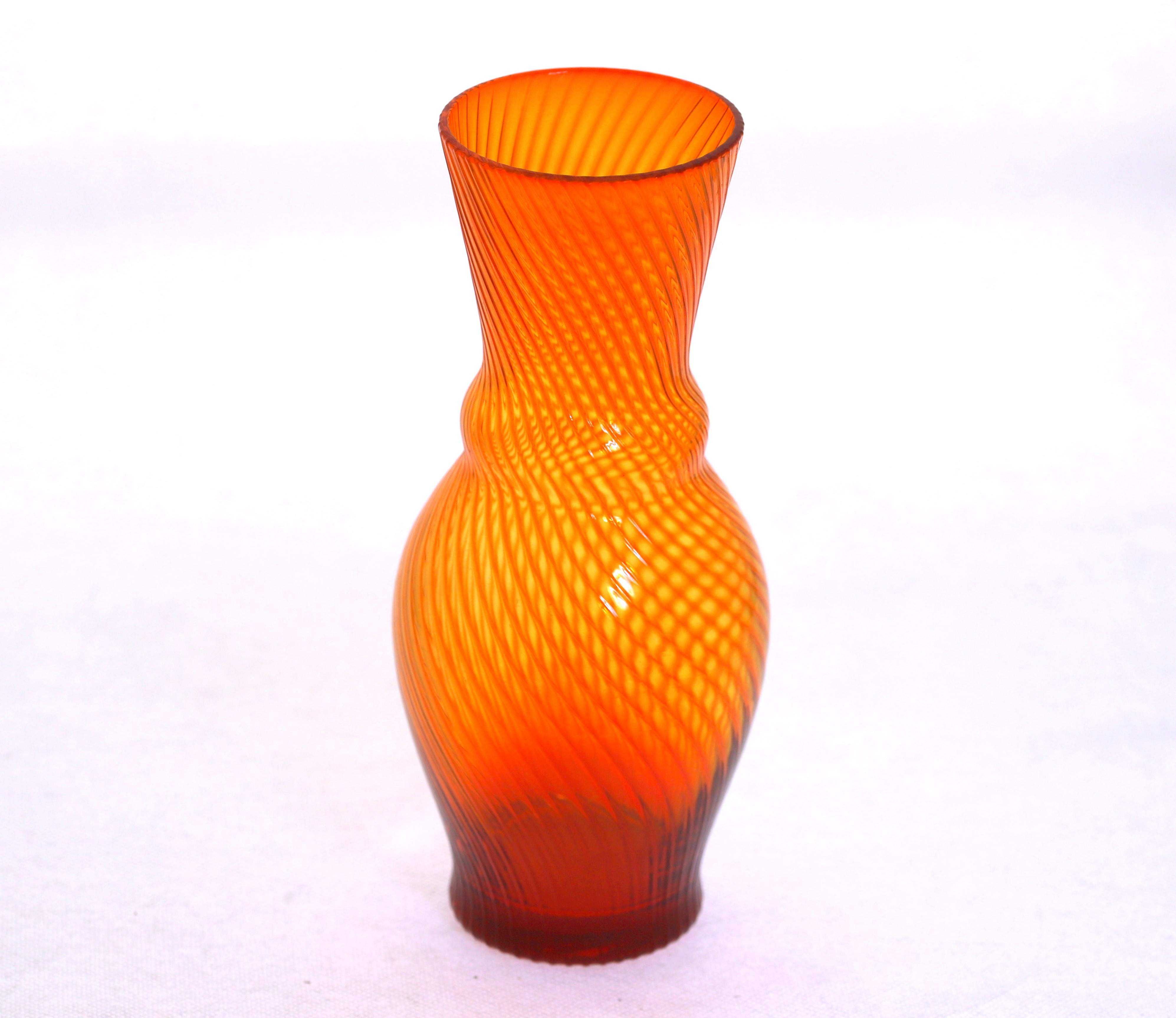 Wazon butelka karafka szklana czerwono pomarańczowa wys 21cm