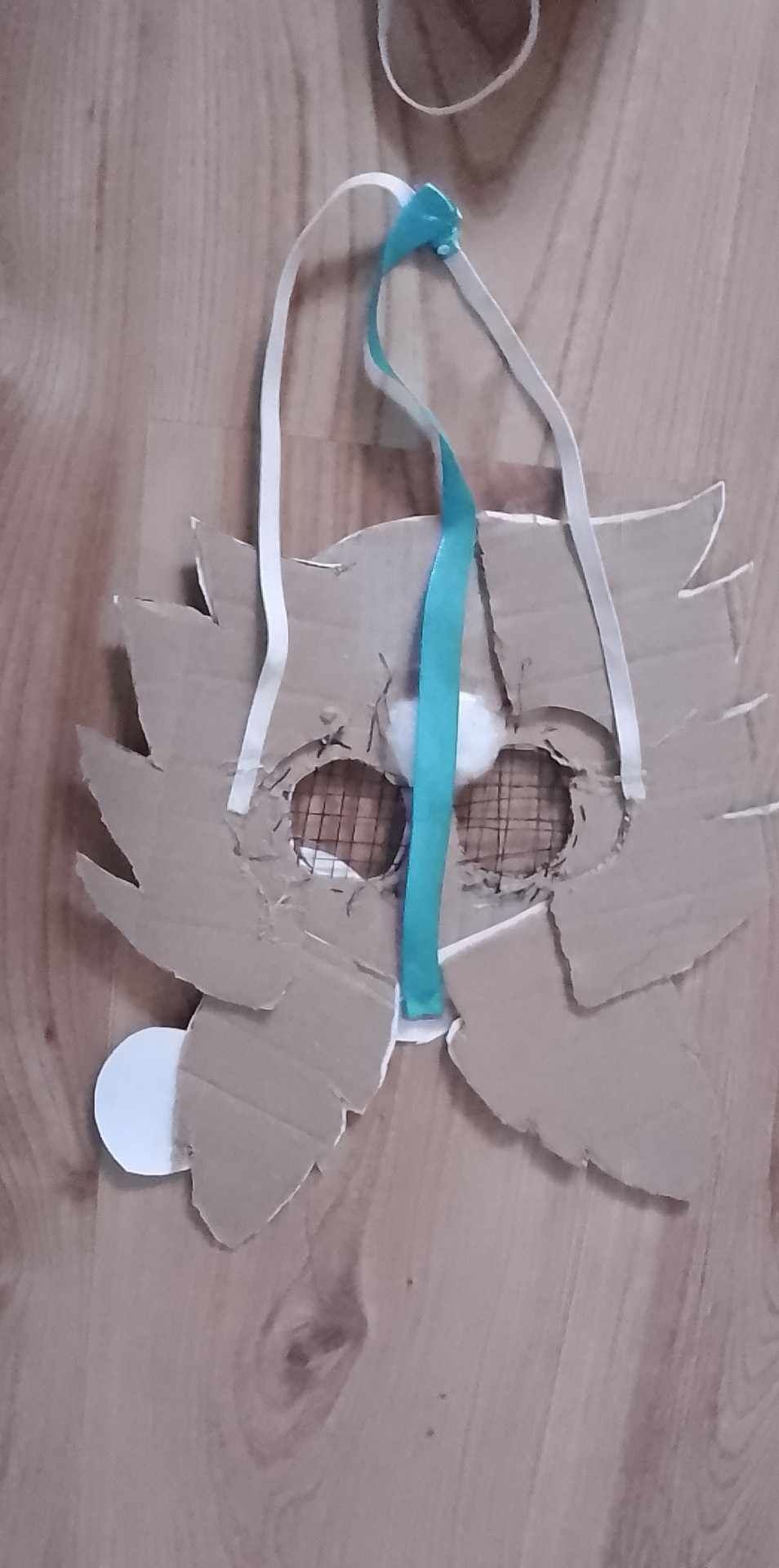 Head furry z kartonu