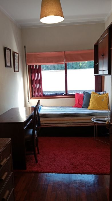 Quarto individual com WC privativo