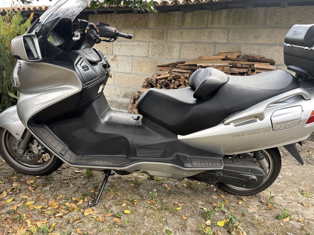 Moto Suzuki Burgman 650