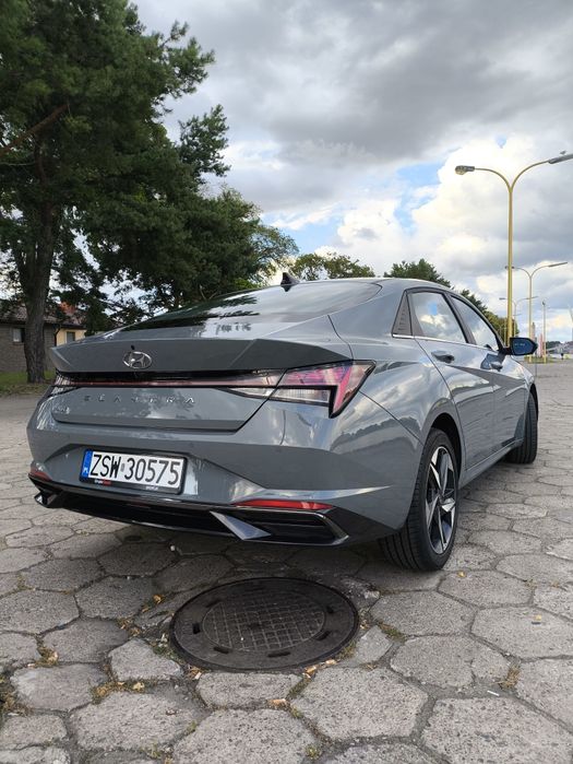 Hyundai Elantra 1.6 MPI salon Polska