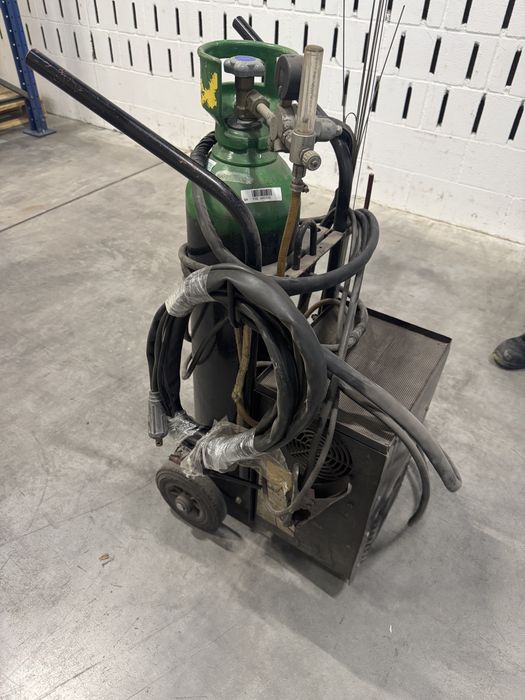 Máquina de soldar TIG Unisolda TigM 150+ com botija, carrinho e tocha