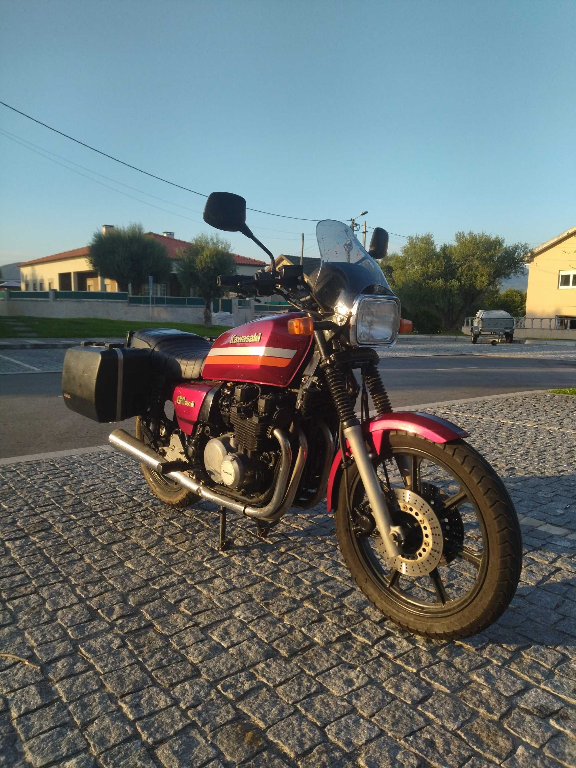 Kawasaki z750gt impecável