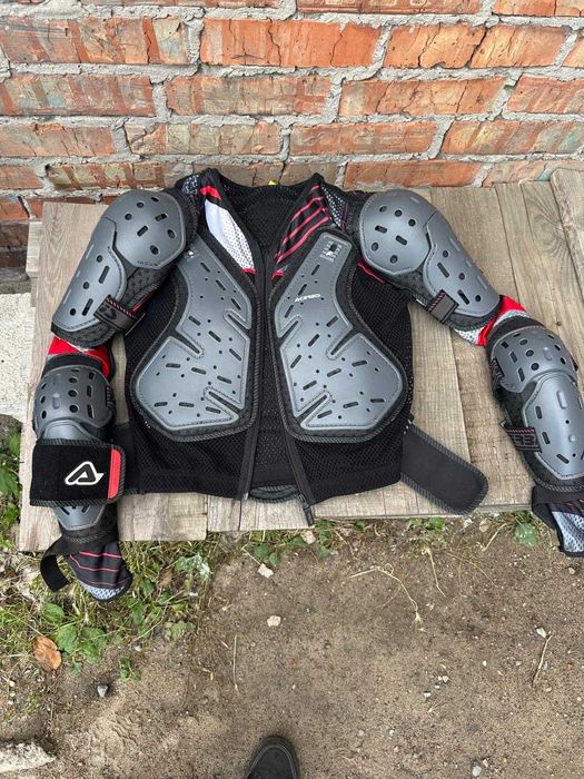 продам шлем на мотоцикл