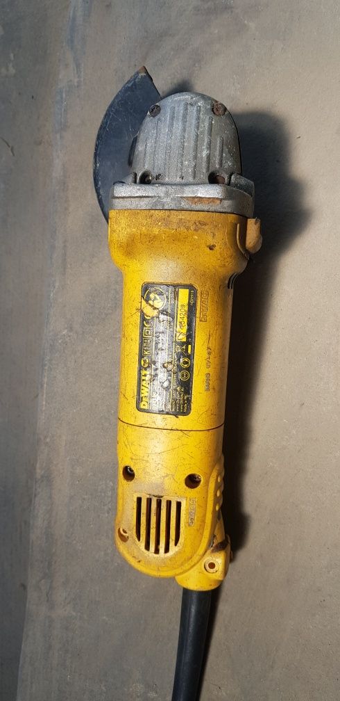 Dewalt D28139 szlifierka uszkodzona