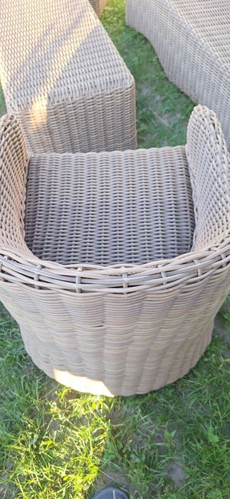 Meble ogrodowe ratan