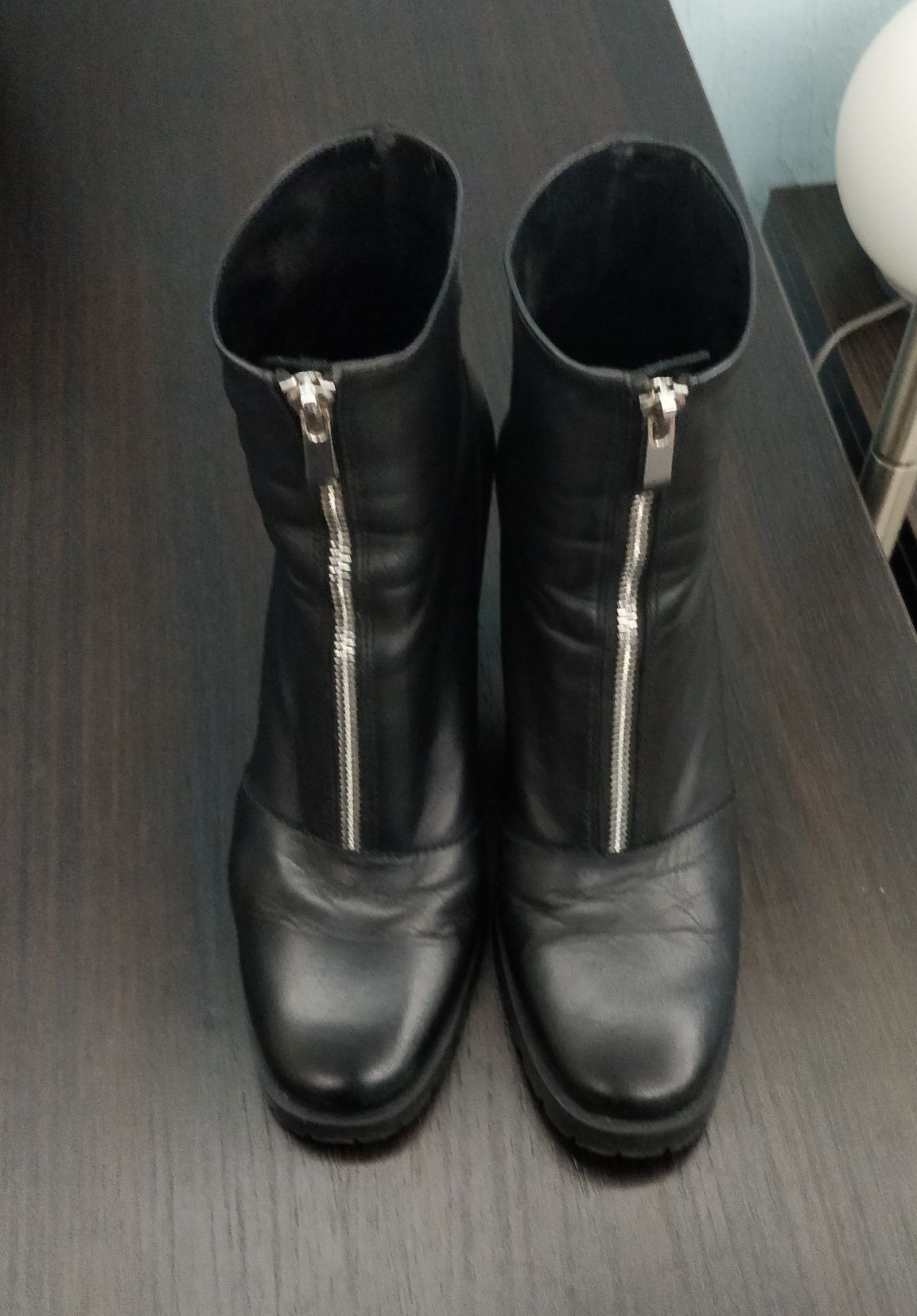 Ботинки женские кожаные черного цвета ZARA