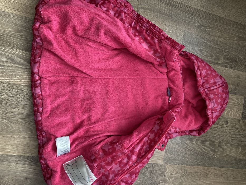 Куртка на дівчинку 98 розмір.