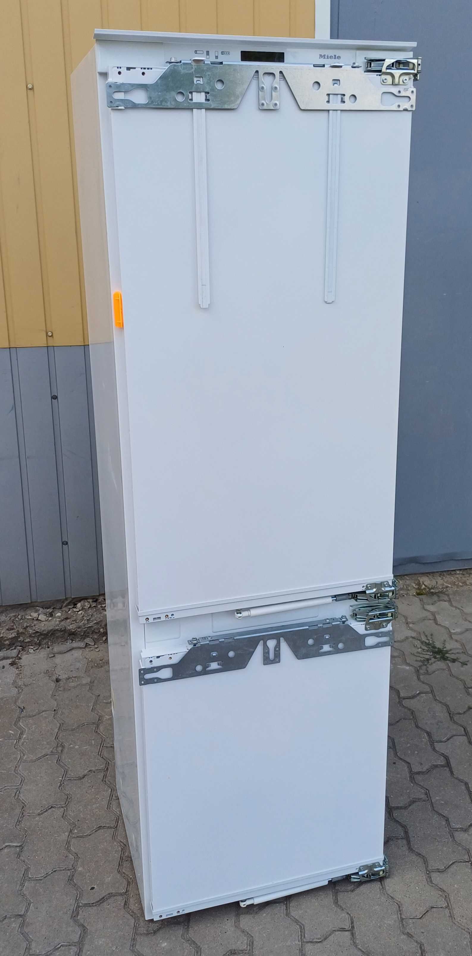 Вбудований холодильник Міле Miele KFN 37682 iD No Frost зона свіжості