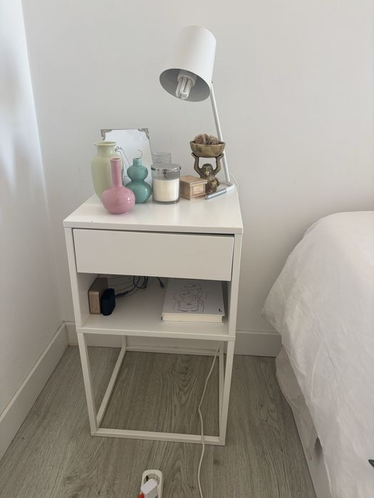 Mesa de cabeceira ikea