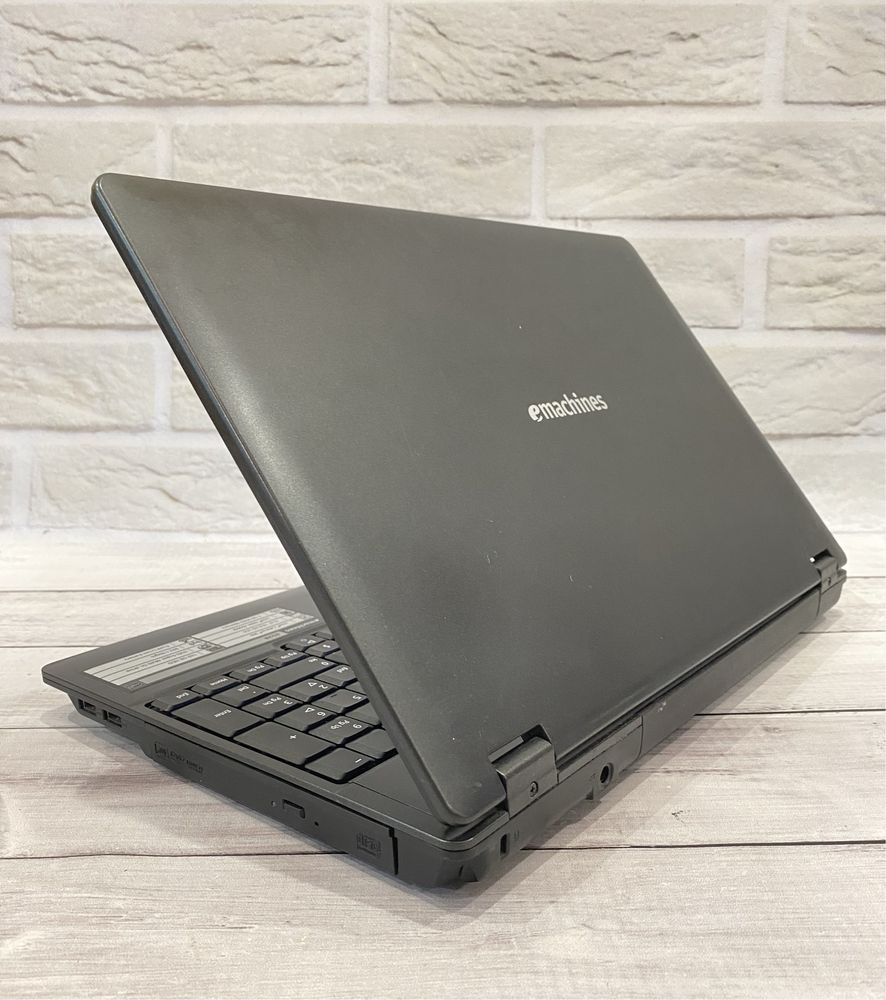 Ноутбук eMachines E528 15.6’’ Celeron 900 6GB ОЗУ/ 160GB HDD (r1498)