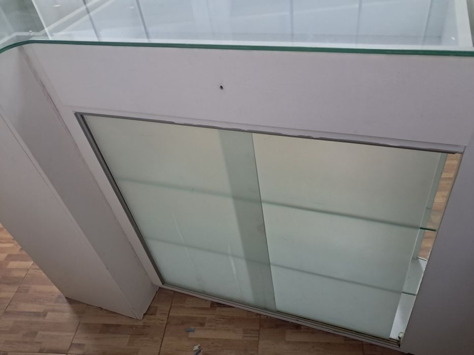 Balcão de atendimento e vitrine
