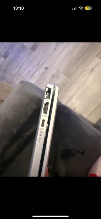 Laptop HP z podświetlaną klawiaturą