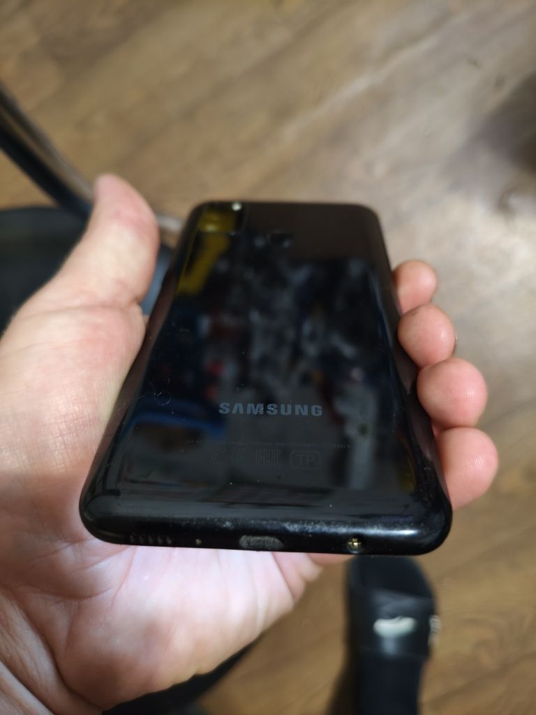 Продам Samsung Galaxy M21 4/64GB NFC 6000 mAh