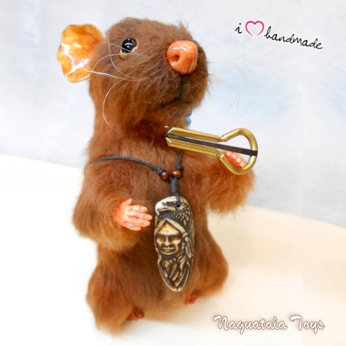 "Крыс -Шаман" вязаная интерьерная игрушка. Сувенир. Подарок.