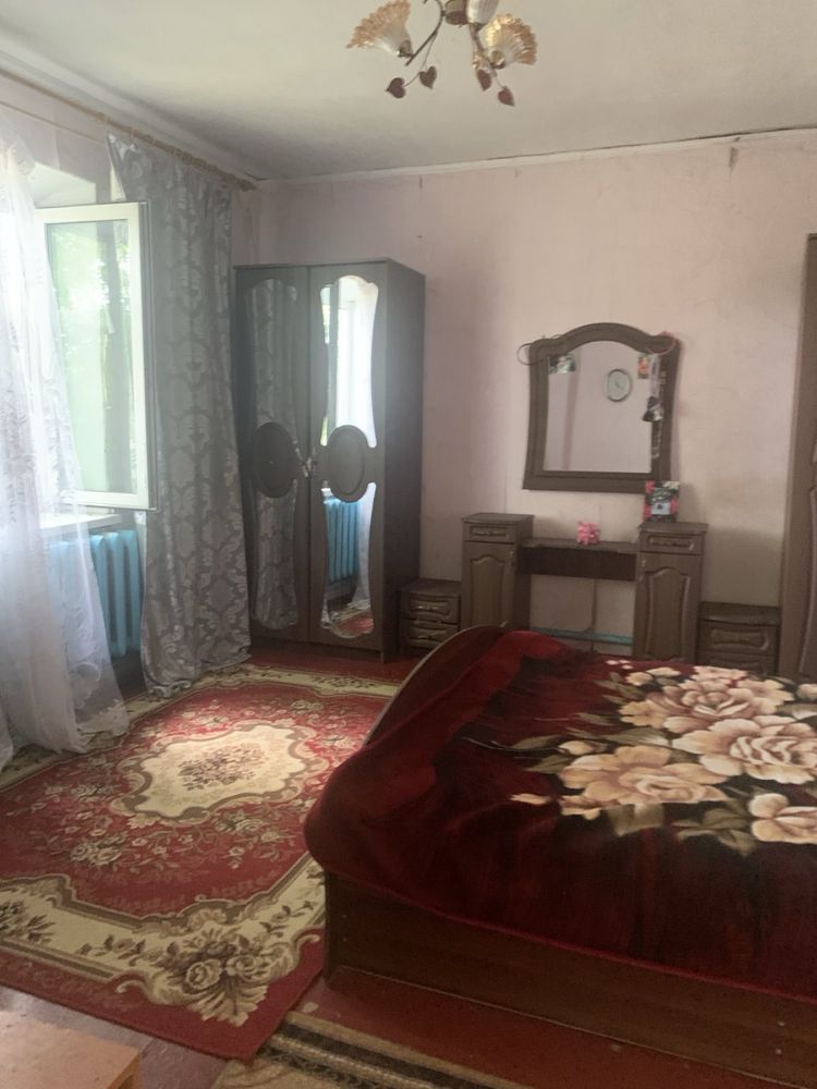 Продам будинок поряд з містом !!