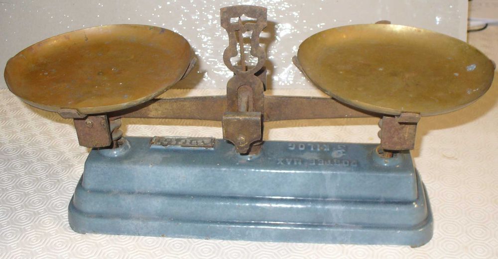 Balança Roverval - Balança Antiga Esmaltada Modelo Roberval