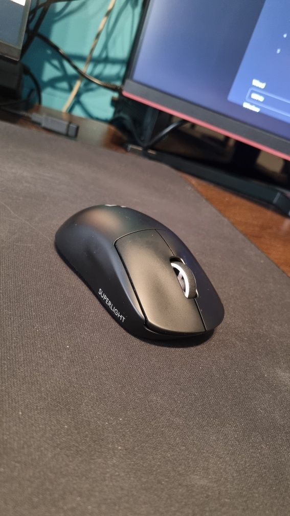 Logitech Superlight 2 z Tiger Ice V2