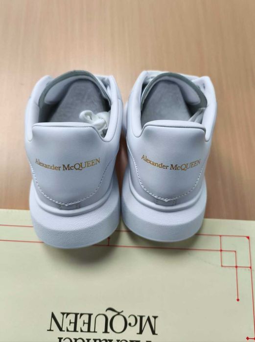 Tenis brancos Alexander McQueen