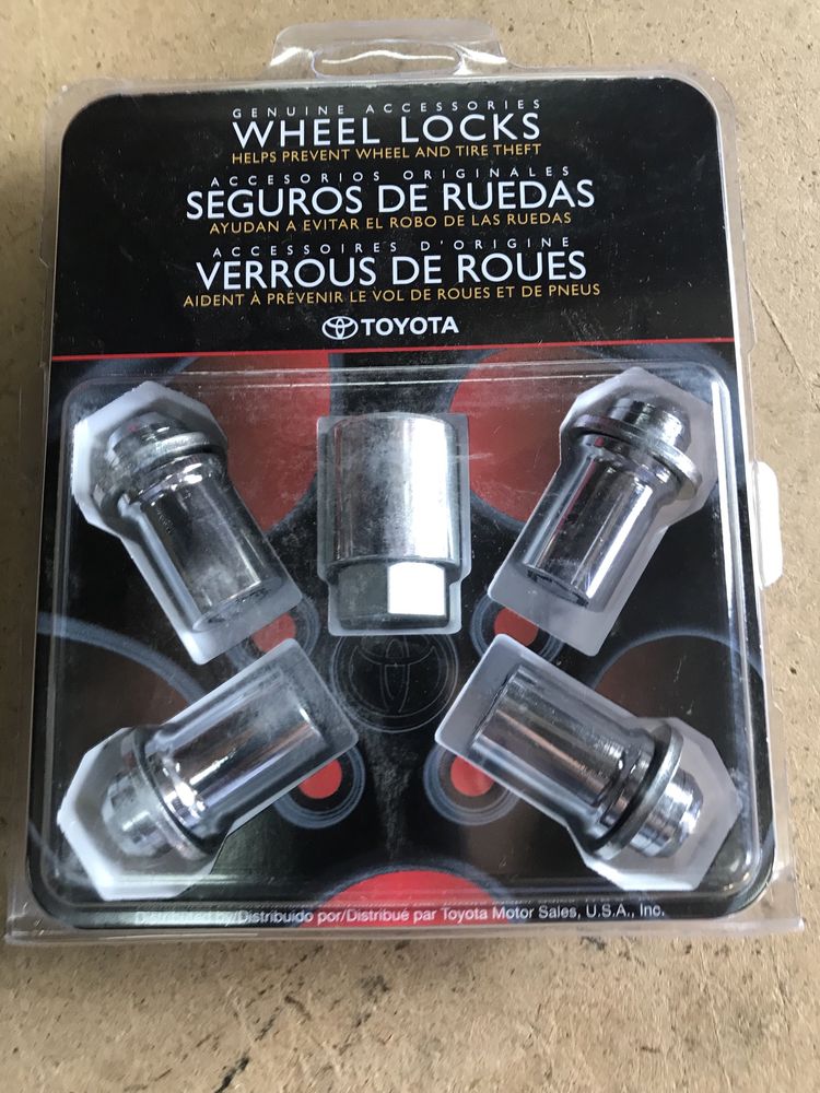 Секретки, гайки колесные для дисков Toyota Prado FJ Cruiser Lexus GX