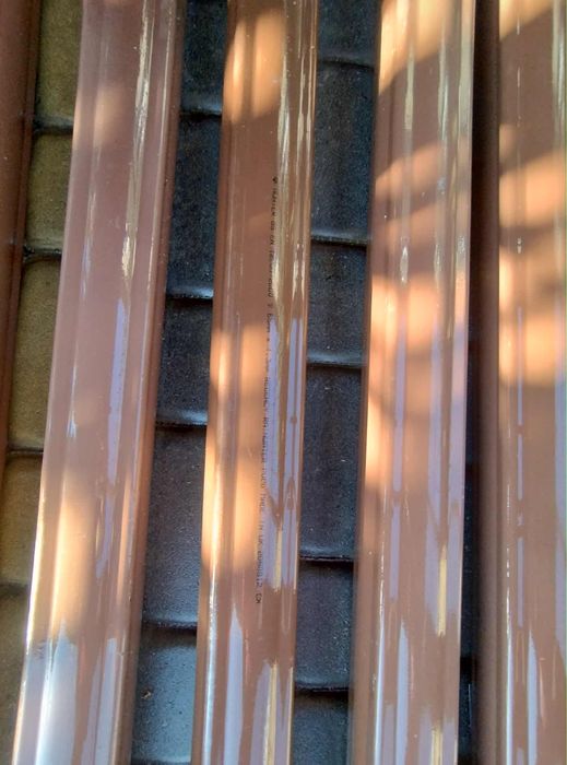 Używane Plastikowe Rynny w Stylu Angielskim