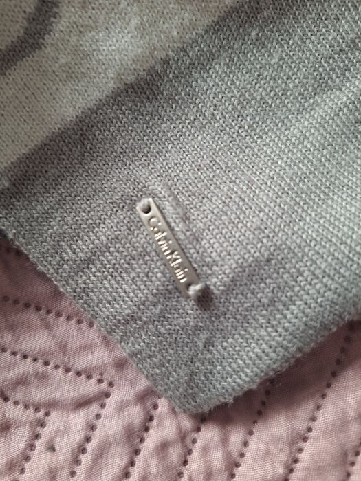 Calvin Klein męski ORYGINALNY szal szalik szary
Beverly Hills Polo Clu
