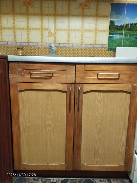 Шафи кухонні терміново