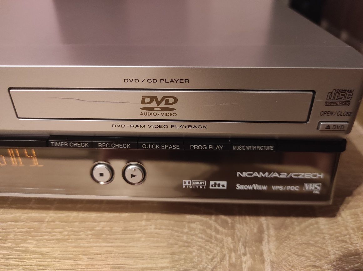 Panasonic NV-VP30 - DVD/VHS Combo - Magnetowid + Odtwarzacz