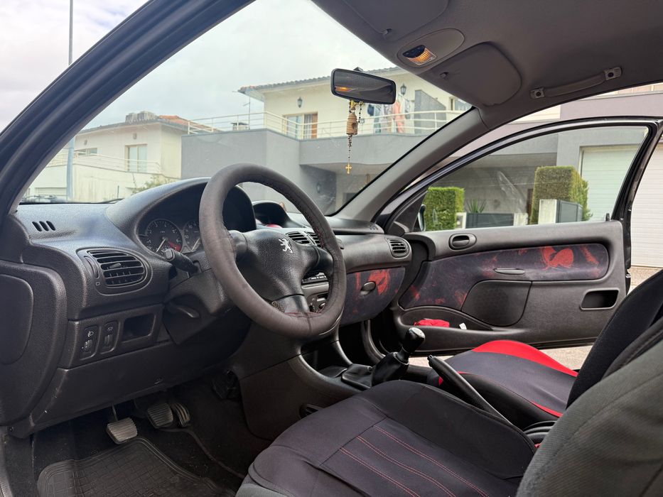 Peugeot 206 em ótimas condições