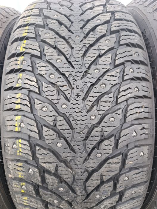 Шини 245/45R19 Nokian (шип)