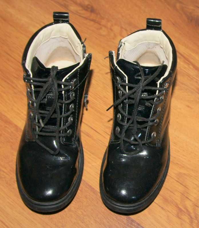 Kozaczki botki CLARKS lakierowane eleganckie 20cm r 30