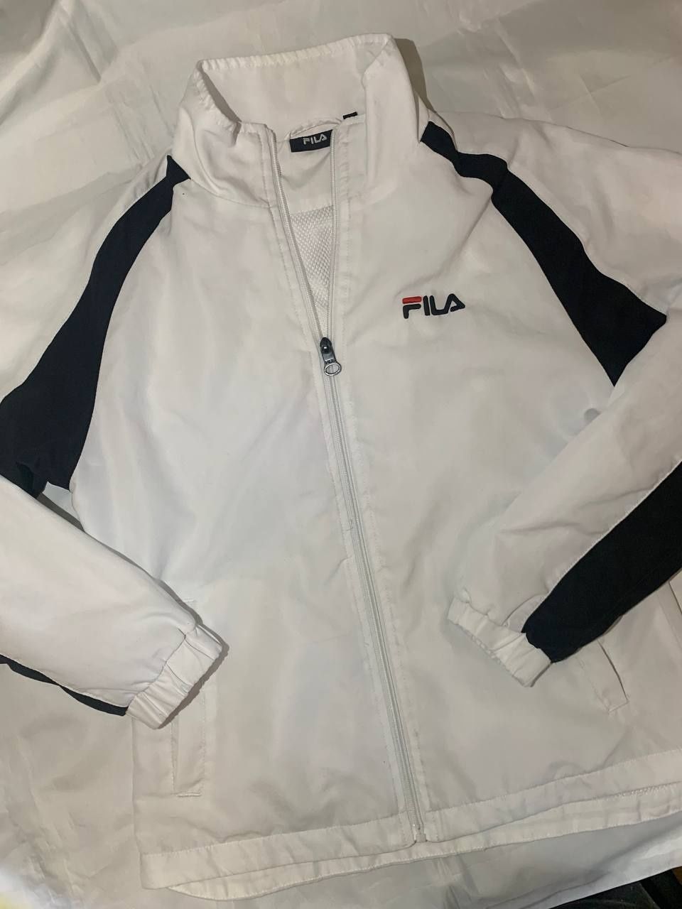 Білосніжна вітровка Fila