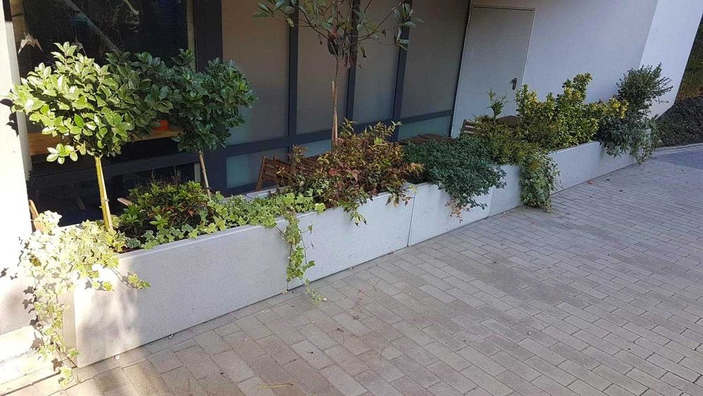 Donica z betonu architektonicznego 120x40x40h
