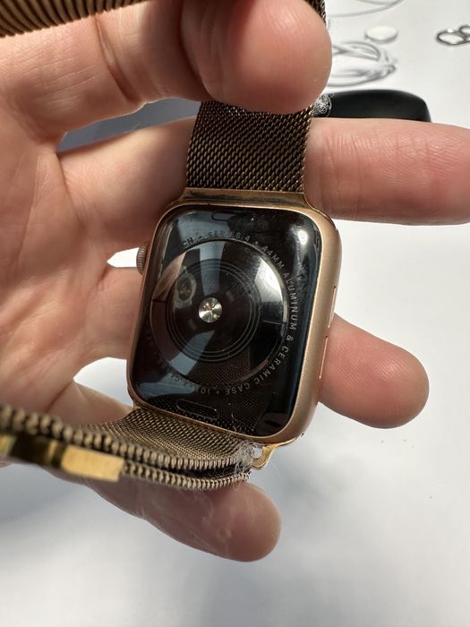 Apple Warch 4 Gold 44mm