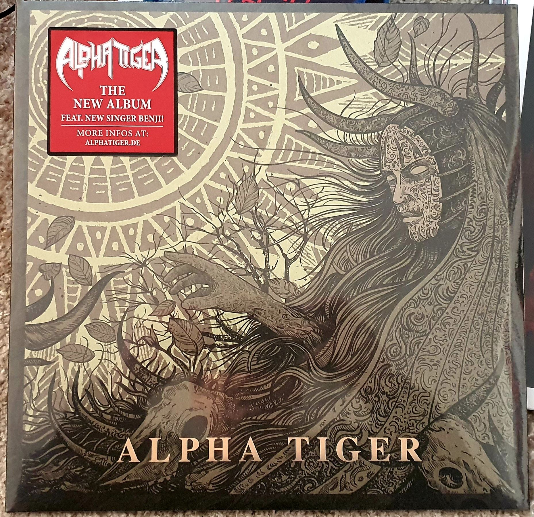 Dois discos vinil Alpha Tiger heavy metal