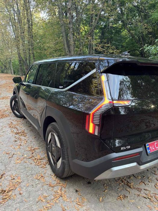 Kia EV9 електромобіль