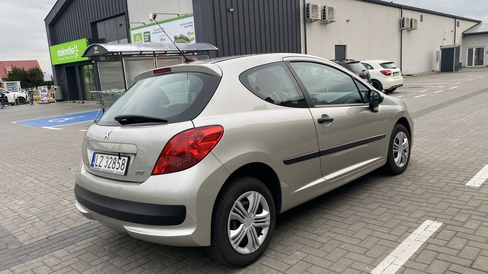 Peugeot 207 1.4 75KM Benzyna