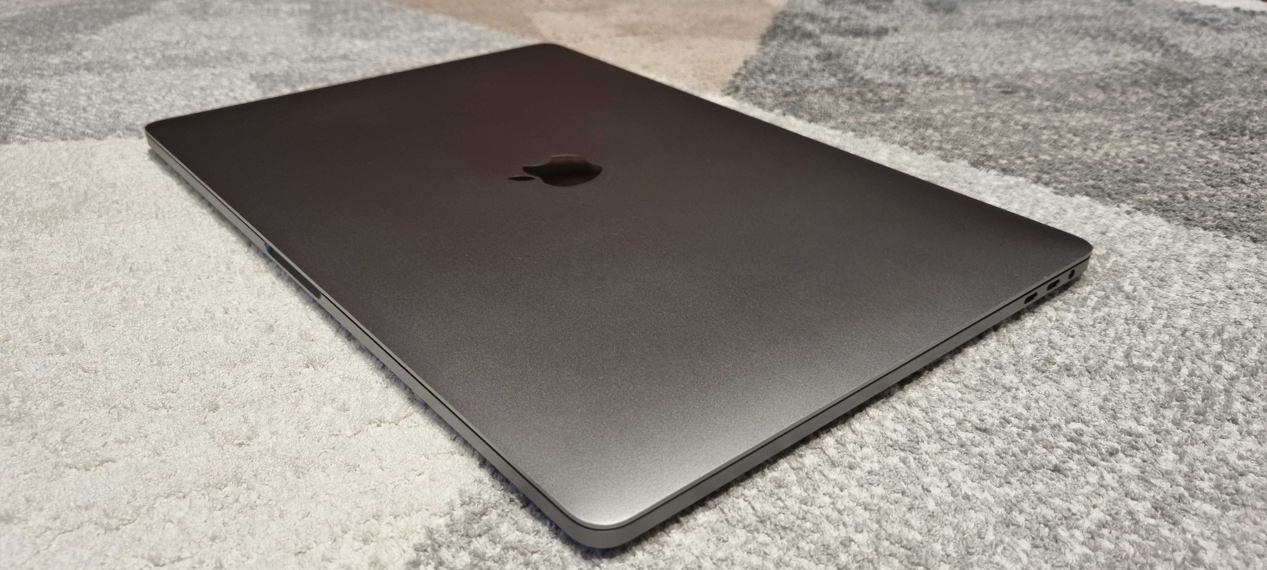 MacBook Pro 15" 2018 i7-8750h 2.2GHz 32GB 256SSD