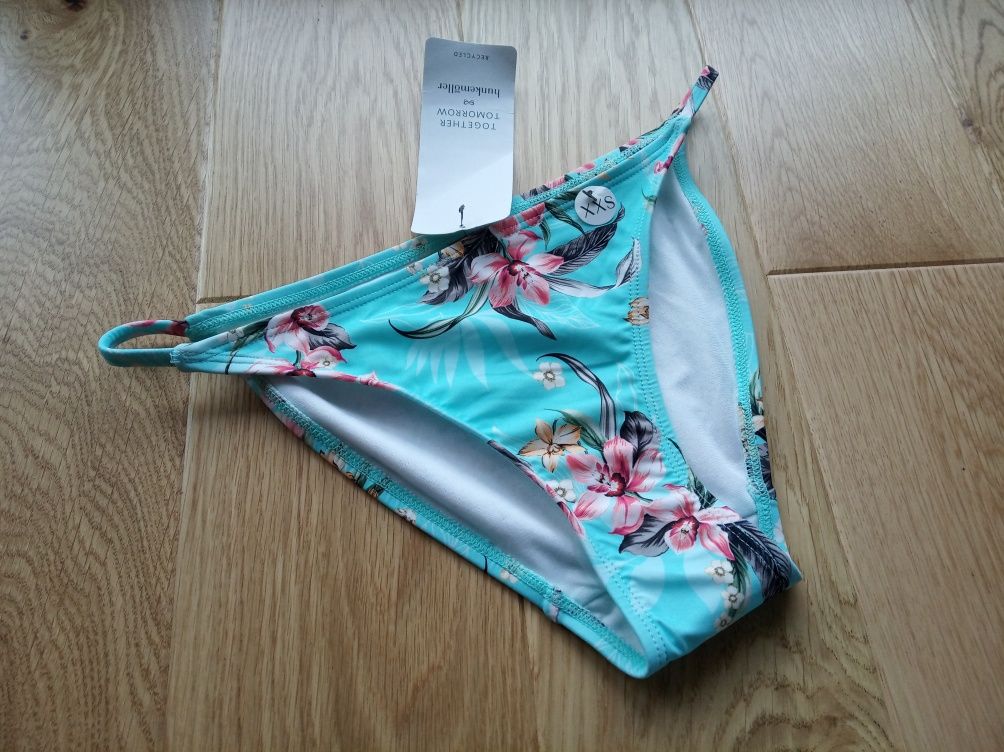 Nowe majtki od bikini